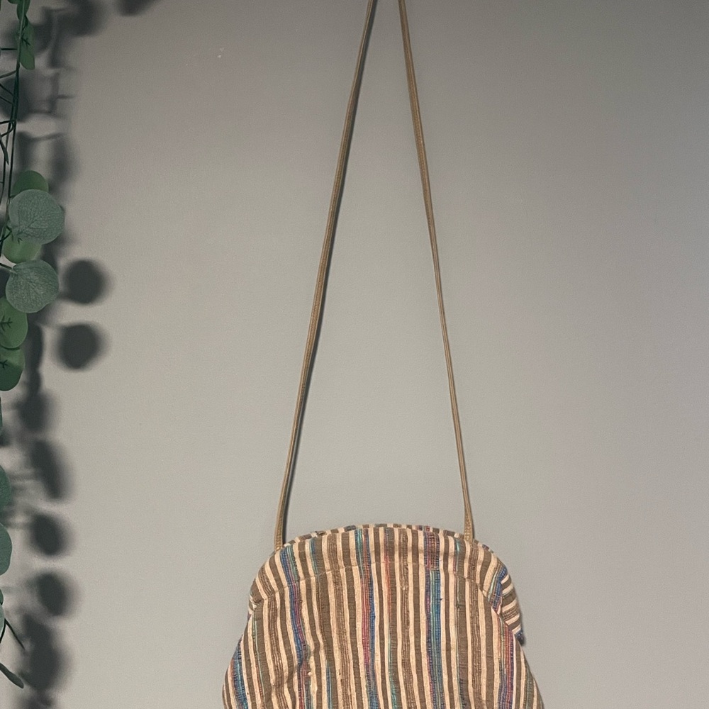Vintage Daffodil 100% Silk Interior Hinge Opening Striped Crossbody